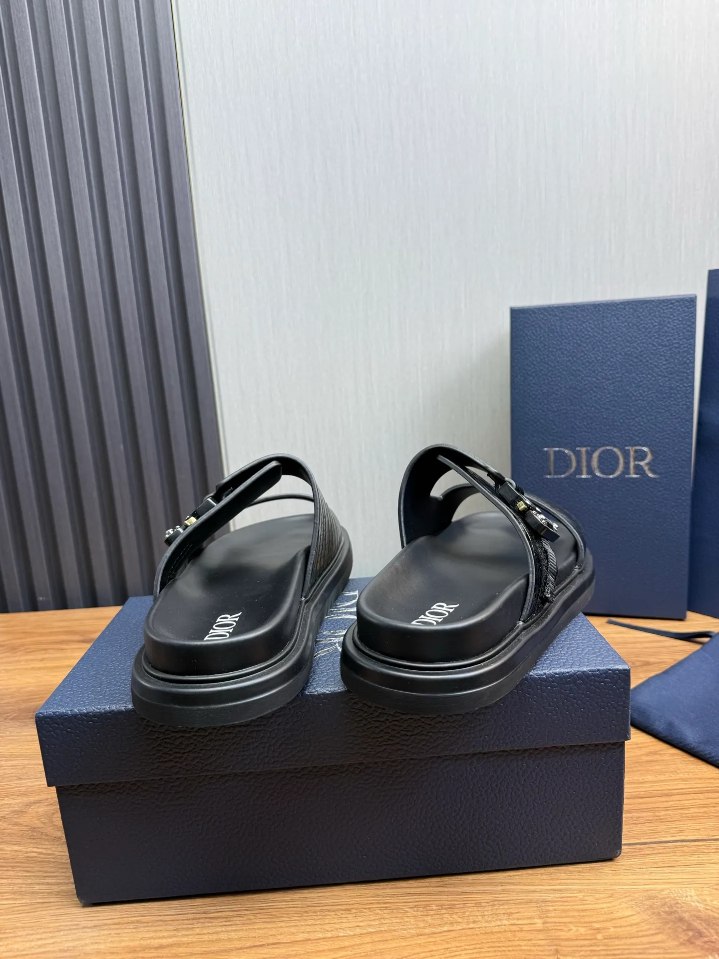 Men's shoes 300💰 Dior. Men's slippers🩴 Official website 1:1 production 38-45 size 45 46 🉑️Customized original material shipped✅